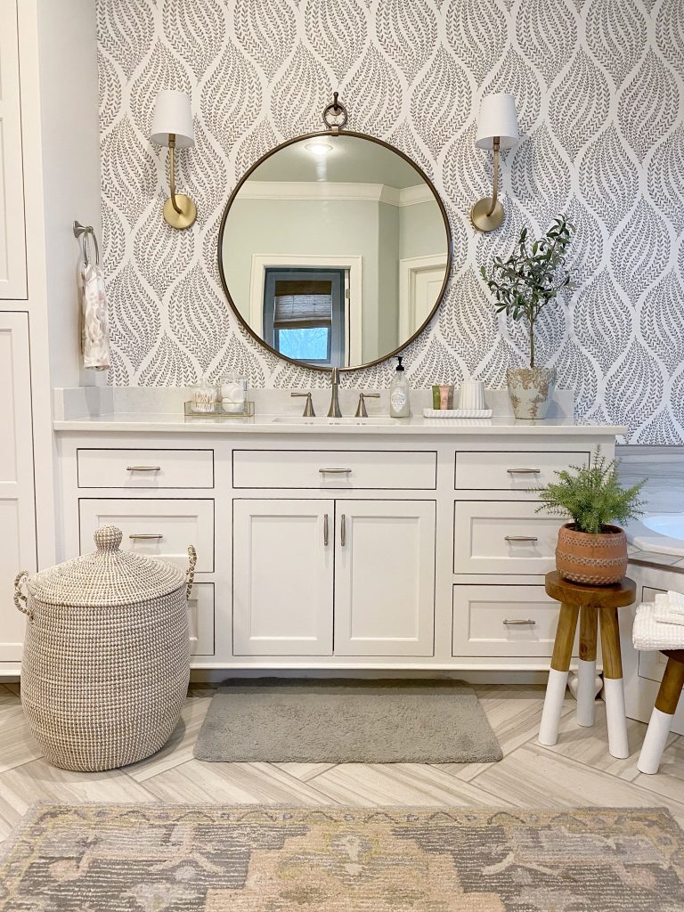 master bathroom featuring the la jolla basket